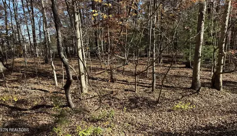 107 Hunterwood Ln, Crossville, TN 38558