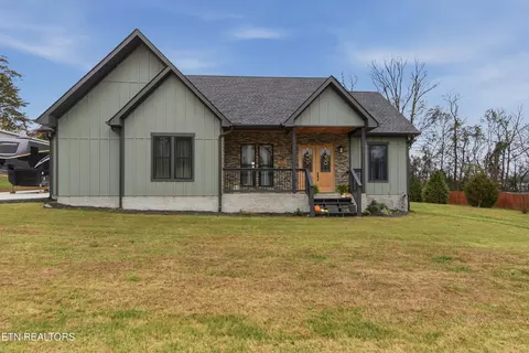 1010 Briar Ridge Ln, Strawberry Plains, TN 37871