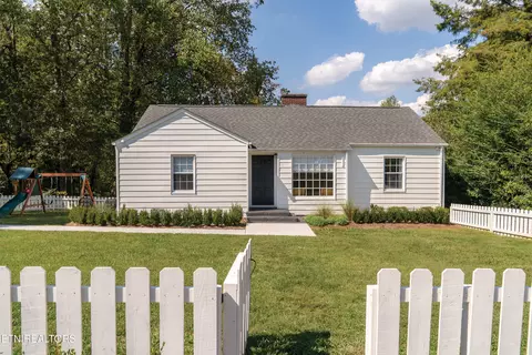 6709 Crystal Lake Dr, Knoxville, TN 37919