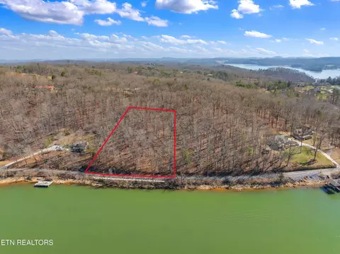 4775 Lakeside Dr, Lenoir City, TN 37772