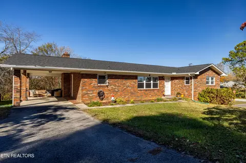 323 W Ridgecrest Dr, Kingston, TN 37763