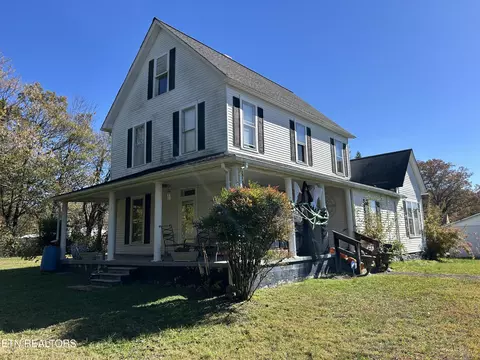 307 Russell Ave, Harriman, TN 37748