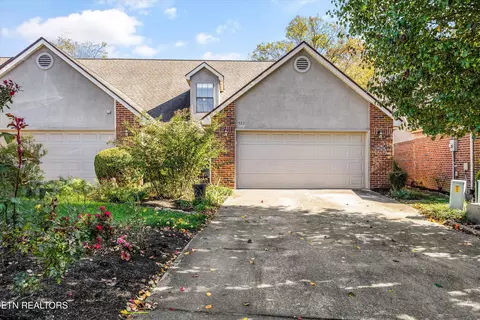 532 Farragut Commons Dr, Knoxville, TN 37934