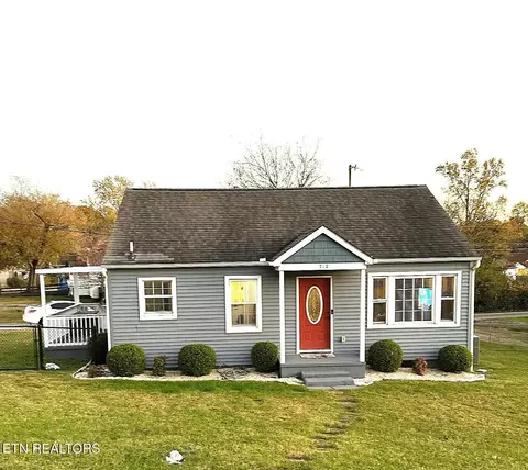 712 Shamrock Ave, Knoxville, TN 37917