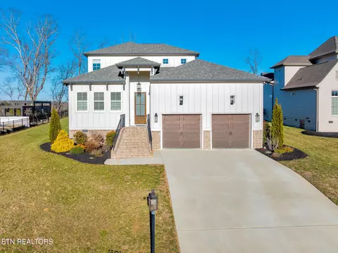 1801 River Breeze Dr, Soddy Daisy, TN 37379