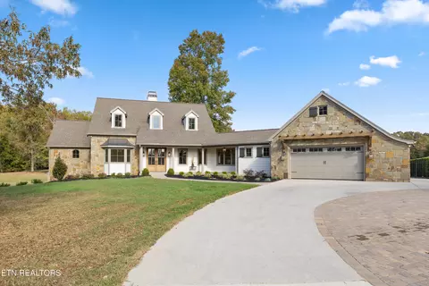 105 Padstow Ln, Lenoir City, TN 37772