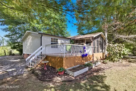 8123 Hall Rd, Knoxville, TN 37920