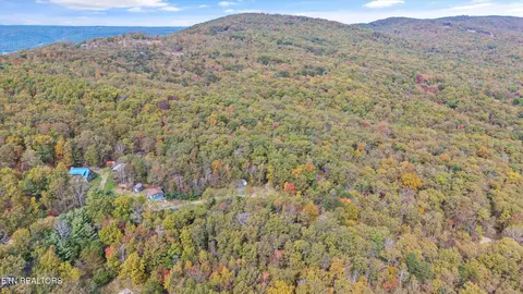 285 Raeanne Dr, Spring City, TN 37381