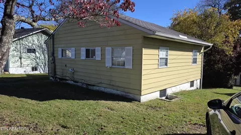 107 Jersey Ln, Oak Ridge, TN 37830