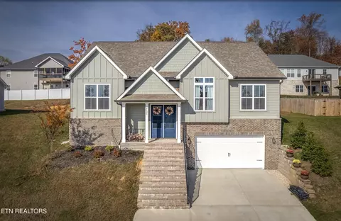 8121 Chapel Hill Ln, Knoxville, TN 37938