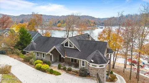 493 Bankwood Ln, La Follette, TN 37766