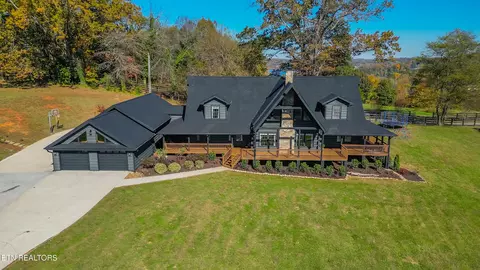 4740 Driftwood Ln, Louisville, TN 37777