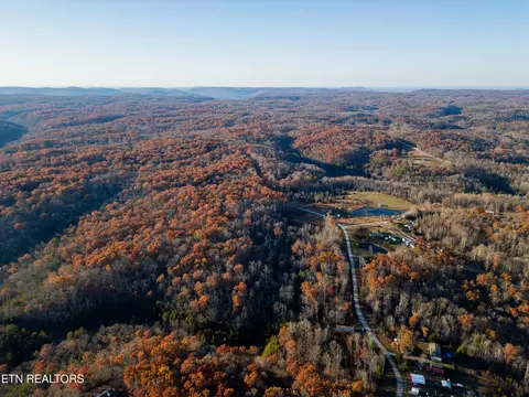 407 Oneida Ln, Wilder, TN 38589