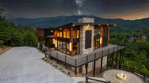 2848 Red Sky Dr, Sevierville, TN 37862