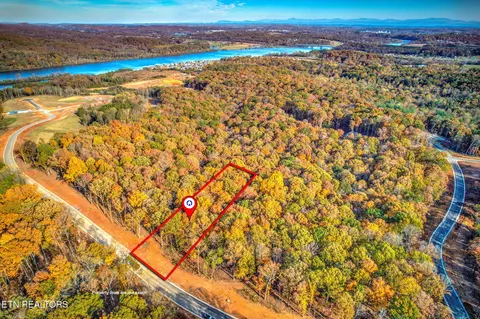 3010 Old Dogwood Tr, Loudon, TN 37774