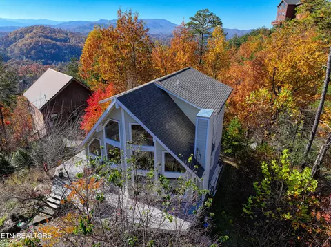 1814 Blue Tick Way, Sevierville, TN 37876