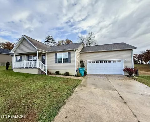 17 Patrick Dr, Crossville, TN 38555