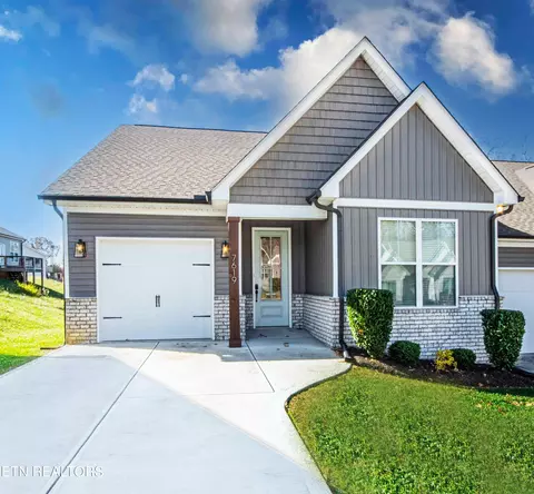 7619 Long Shot Ln, Knoxville, TN 37918