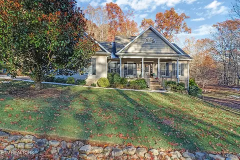 105 Kings Down Dr, Crossville, TN 38558