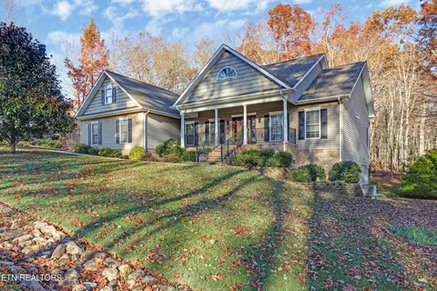 105 Kings Down Dr, Crossville, TN 38558