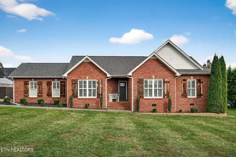 1019 River Bend Dr, Cookeville, TN 38506