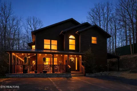 2489 Upper Middle Creek Rd, Sevierville, TN 37876