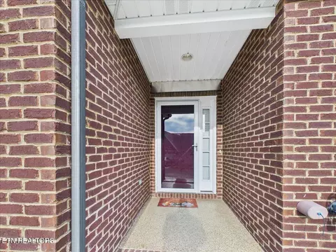 156 Stonefield Dr, Harrogate, TN 37752 photo 5