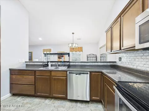 156 Stonefield Dr, Harrogate, TN 37752 photo 8