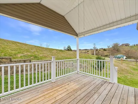 156 Stonefield Dr, Harrogate, TN 37752 photo 4