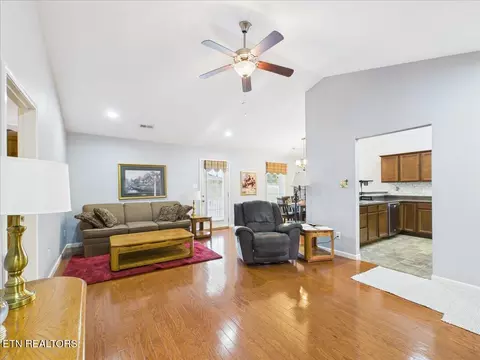 156 Stonefield Dr, Harrogate, TN 37752 photo 6