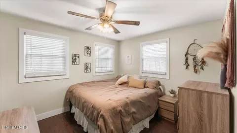 Bedroom - 8520 Heiskell Rd, Powell, TN 37849 photo 1 of 4