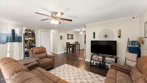 Entry Way - 8520 Heiskell Rd, Powell, TN 37849 photo 1 of 1