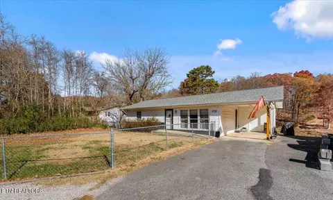 Exterior - 8520 Heiskell Rd, Powell, TN 37849 photo 1 of 3