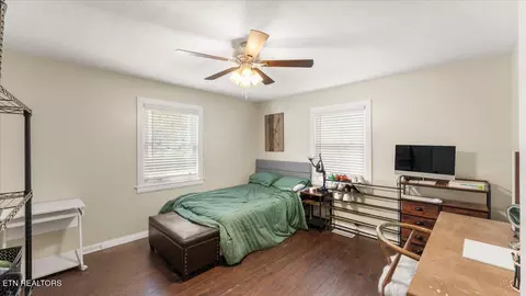 Bedroom - 8520 Heiskell Rd, Powell, TN 37849 photo 4 of 4