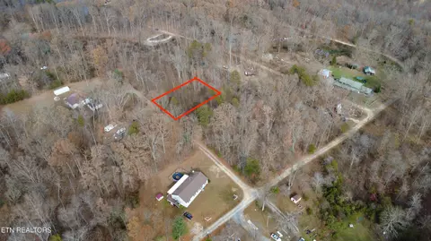 9 Tresa St, Crossville, TN 38572