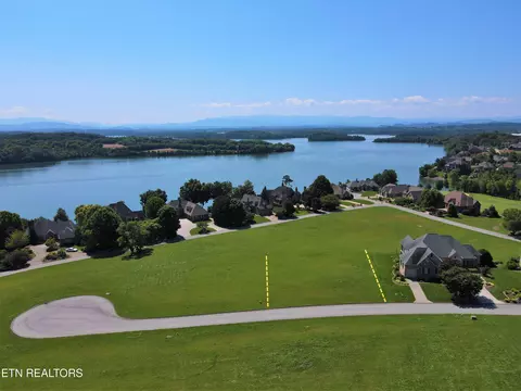 220 Gold Finch Ln, Vonore, TN 37885
