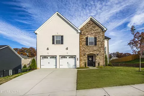 1424 Staffwood Rd, Knoxville, TN 37922