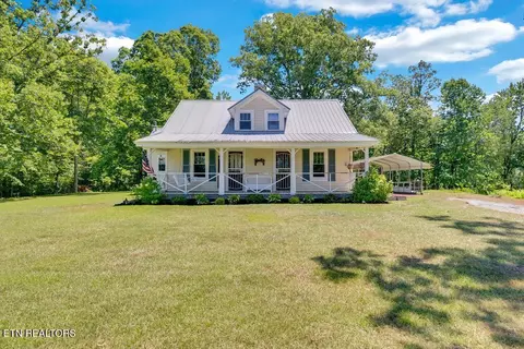 13593 Old Kentucky Rd, Walling, TN 38587