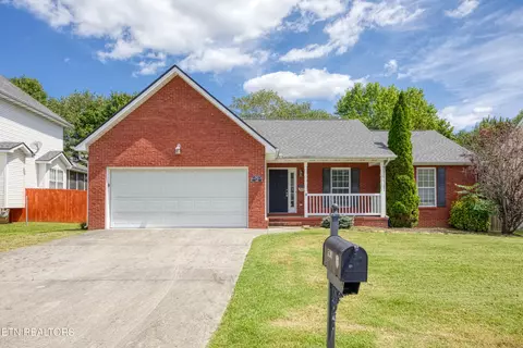 3500 Maple Valley Ln, Knoxville, TN 37931