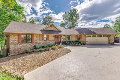 308 Tanasi Point Pt, Loudon, TN 37774
