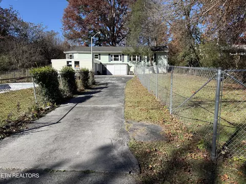 3502 NE Andrew Pl, Knoxville, TN 37917