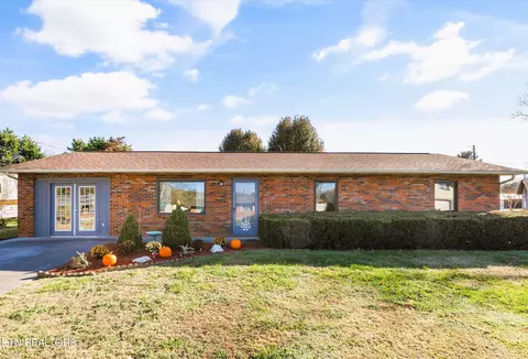 231 River Bottom Dr, Sevierville, TN 37862
