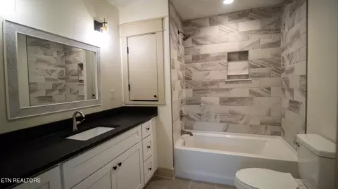 Bath - 1437 Beacon Rd, Talbott, TN 37877 photo 3 of 4