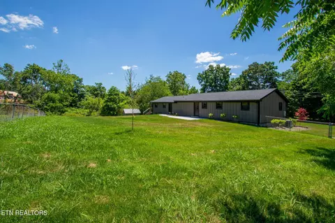 Exterior - 1437 Beacon Rd, Talbott, TN 37877 photo 3 of 8