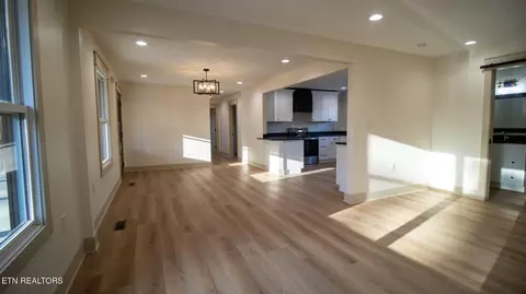 Living - 1437 Beacon Rd, Talbott, TN 37877 photo 1 of 2
