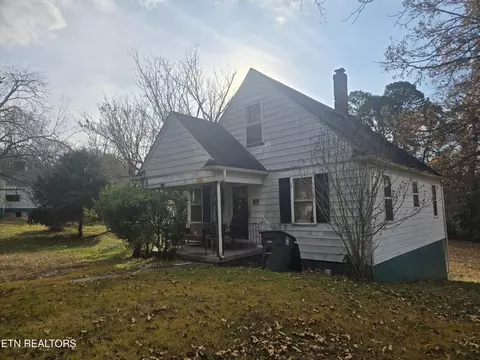 629 Sherwood Ave, Athens, TN 37303