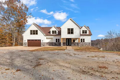 176 Bear Pause Rd, Byrdstown, TN 38549