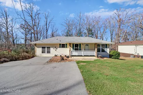 129 Lakeshire Dr, Crossville, TN 38558