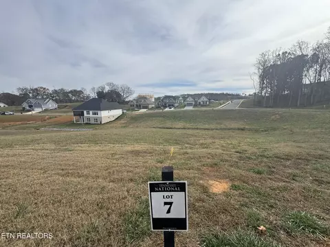 104 Azalea Ln, Loudon, TN 37774
