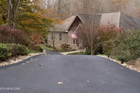 50 Hickory Trl, Norris, TN 37828